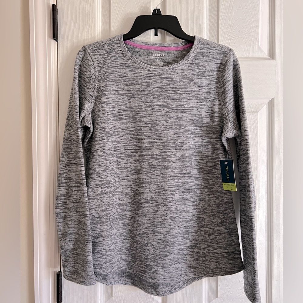3/15 3 for $15 Women’s long sleeve fleece top great for winter and ski layers